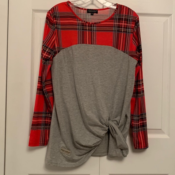 Like New Simply Southern Collection Twist Knot Plaid Top Christmas Holiday - Picture 1 of 12